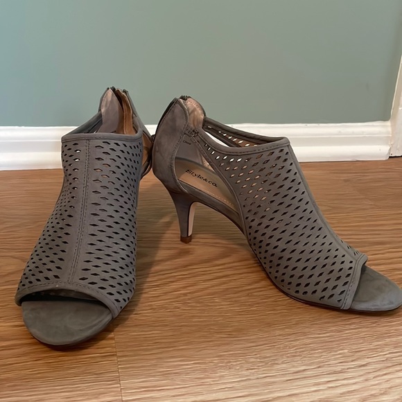 Style & Co Peep Toe Shooties (Size 8) - Picture 5 of 6